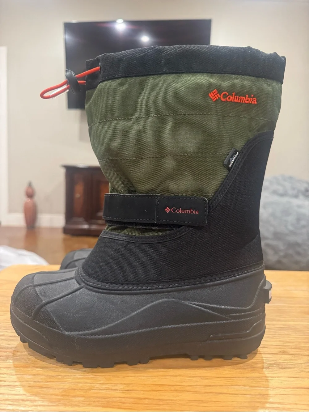 Columbia Powderbug Plus II Olive Green Kids Snow Boots with Red Drawcord NWOB